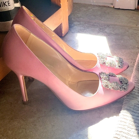 Manolo blahnik hanging pink satin pumps - Picture 5 of 17